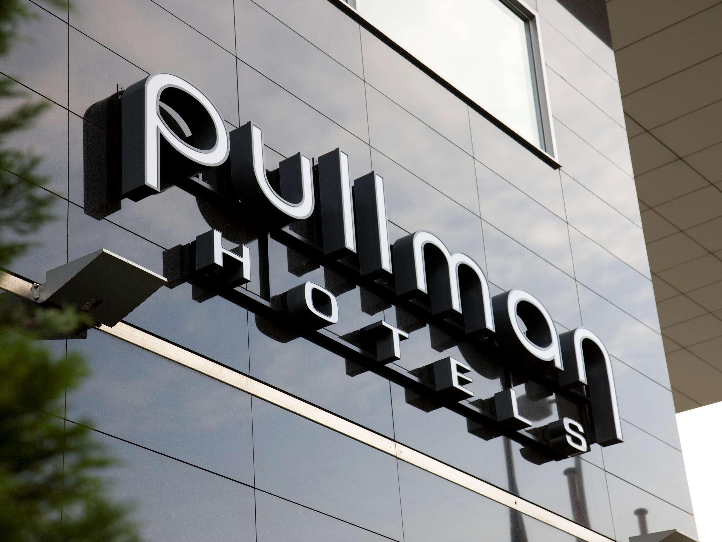 Pullman Cologne Hotel Exterior foto